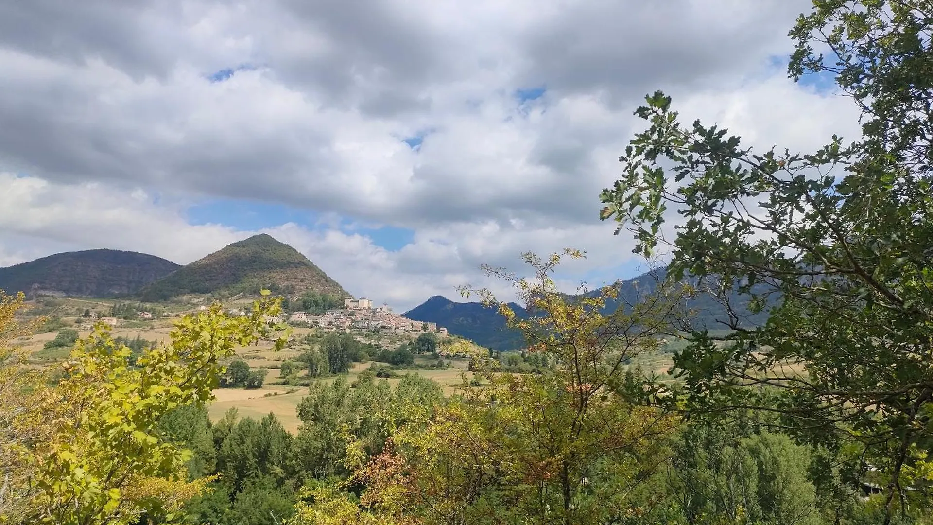 فندق Lesoleilo Mostuéjouls فرنسا